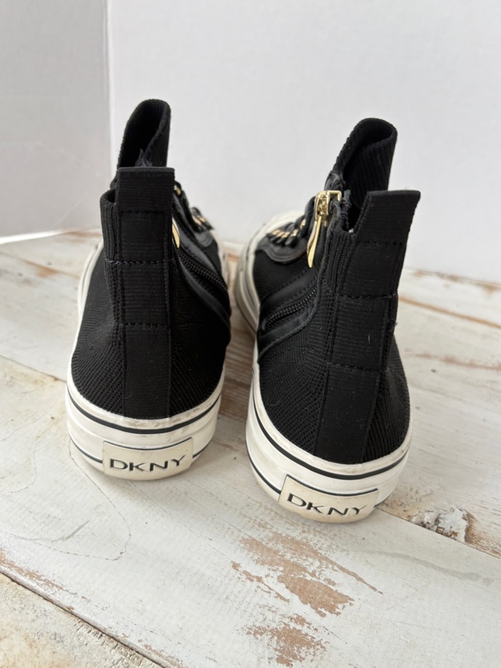 DKNY Sheila lace up sneakers urban chic streetwear black white shoes sz 7.5 EUC - Picture 14 of 15